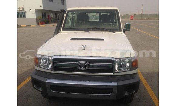 Acheter Import Voiture Toyota Land Cruiser Blanc à Import - Dubai, Artibonite