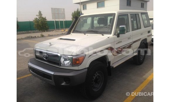 Acheter Import Voiture Toyota Land Cruiser Blanc à Import - Dubai, Artibonite Acheter Import Voiture Toyota Land Cruiser Blanc à Import - Dubai, Artibonite