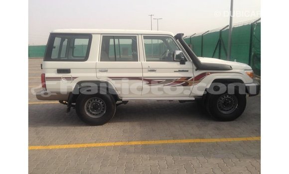 Acheter Import Voiture Toyota Land Cruiser Blanc à Import - Dubai, Artibonite Acheter Import Voiture Toyota Land Cruiser Blanc à Import - Dubai, Artibonite