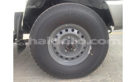 Acheter Import Voiture Toyota Land Cruiser Blanc à Import - Dubai, Artibonite Acheter Import Voiture Toyota Land Cruiser Blanc à Import - Dubai, Artibonite