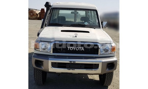 Acheter Import Voiture Toyota Land Cruiser Blanc à Import - Dubai, Artibonite