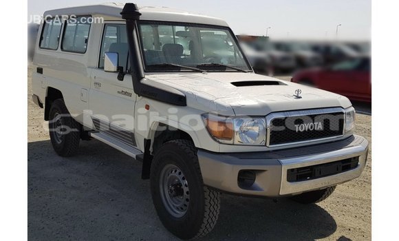 Acheter Import Voiture Toyota Land Cruiser Blanc à Import - Dubai, Artibonite Acheter Import Voiture Toyota Land Cruiser Blanc à Import - Dubai, Artibonite