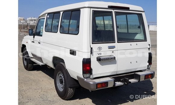 Acheter Import Voiture Toyota Land Cruiser Blanc à Import - Dubai, Artibonite Acheter Import Voiture Toyota Land Cruiser Blanc à Import - Dubai, Artibonite