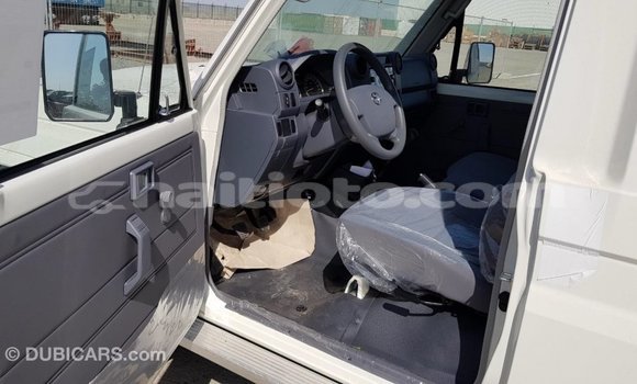 Acheter Import Voiture Toyota Land Cruiser Blanc à Import - Dubai, Artibonite Acheter Import Voiture Toyota Land Cruiser Blanc à Import - Dubai, Artibonite