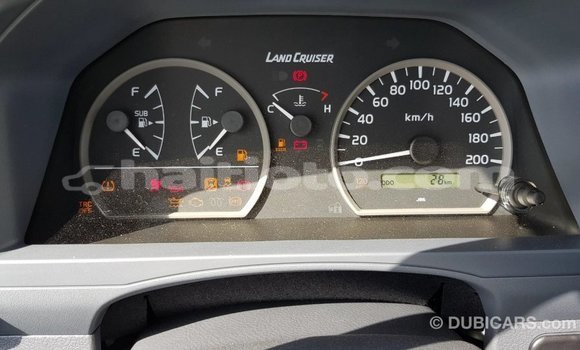 Acheter Import Voiture Toyota Land Cruiser Blanc à Import - Dubai, Artibonite Acheter Import Voiture Toyota Land Cruiser Blanc à Import - Dubai, Artibonite
