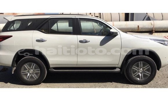 Acheter Import Voiture Toyota Fortuner Blanc à Import - Dubai, Artibonite Acheter Import Voiture Toyota Fortuner Blanc à Import - Dubai, Artibonite