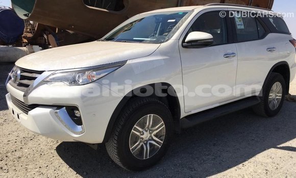 Acheter Import Voiture Toyota Fortuner Blanc à Import - Dubai, Artibonite Acheter Import Voiture Toyota Fortuner Blanc à Import - Dubai, Artibonite