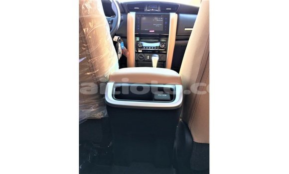Acheter Import Voiture Toyota Fortuner Blanc à Import - Dubai, Artibonite Acheter Import Voiture Toyota Fortuner Blanc à Import - Dubai, Artibonite