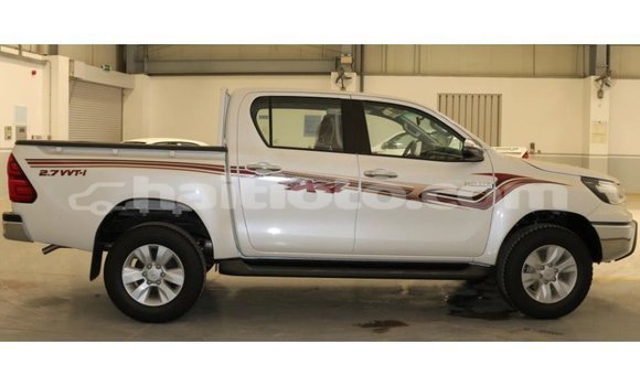 Buy Import Toyota Hilux White Car in Import - Dubai in Artibonite Buy Import Toyota Hilux White Car in Import - Dubai in Artibonite