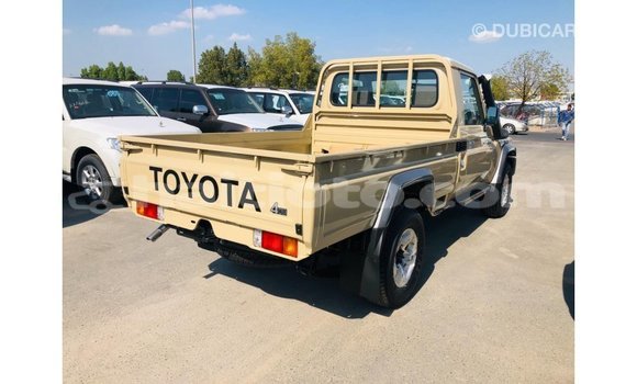 Acheter Import Voiture Toyota Land Cruiser Beige à Import - Dubai, Artibonite Acheter Import Voiture Toyota Land Cruiser Beige à Import - Dubai, Artibonite