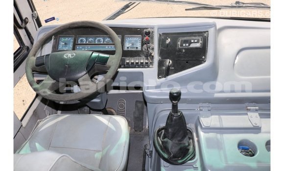 Acheter Import Voiture Tata Xenon Blanc à Import - Dubai, Artibonite