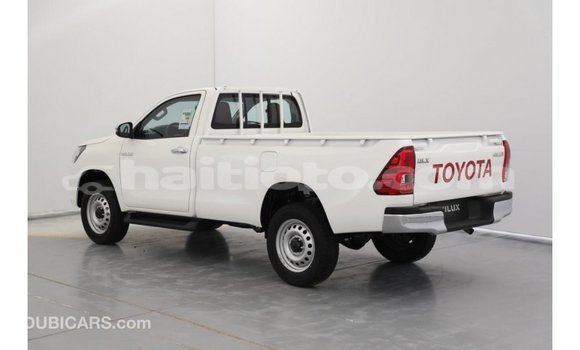 Buy Import Toyota Hilux White Car in Import - Dubai in Artibonite Buy Import Toyota Hilux White Car in Import - Dubai in Artibonite
