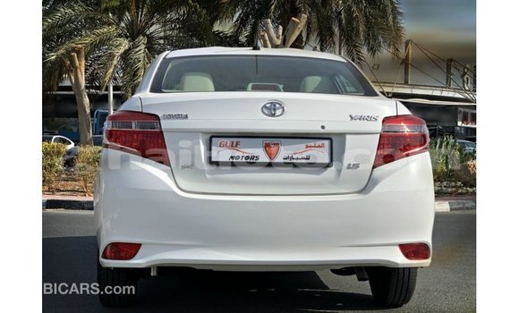 Acheter Import Voiture Toyota Yaris Blanc à Import - Dubai, Artibonite Acheter Import Voiture Toyota Yaris Blanc à Import - Dubai, Artibonite