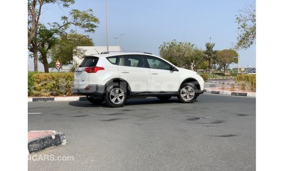 Acheter Import Voiture Toyota 4Runner Blanc à Import - Dubai, Artibonite Acheter Import Voiture Toyota 4Runner Blanc à Import - Dubai, Artibonite