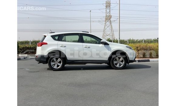 Acheter Import Voiture Toyota 4Runner Blanc à Import - Dubai, Artibonite Acheter Import Voiture Toyota 4Runner Blanc à Import - Dubai, Artibonite