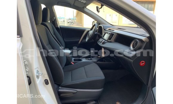 Acheter Import Voiture Toyota 4Runner Blanc à Import - Dubai, Artibonite Acheter Import Voiture Toyota 4Runner Blanc à Import - Dubai, Artibonite