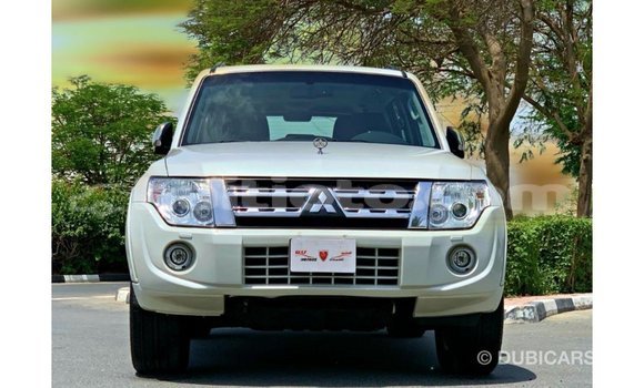 Acheter Import Voiture Mitsubishi Pajero Blanc à Import - Dubai, Artibonite Acheter Import Voiture Mitsubishi Pajero Blanc à Import - Dubai, Artibonite