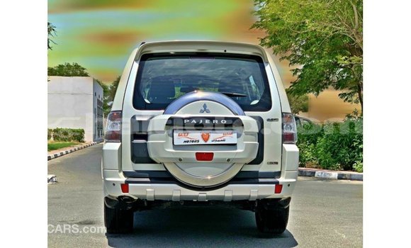 Acheter Import Voiture Mitsubishi Pajero Blanc à Import - Dubai, Artibonite Acheter Import Voiture Mitsubishi Pajero Blanc à Import - Dubai, Artibonite