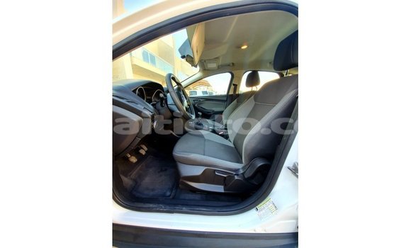 Acheter Import Voiture Ford Focus Blanc à Import - Dubai, Artibonite Acheter Import Voiture Ford Focus Blanc à Import - Dubai, Artibonite