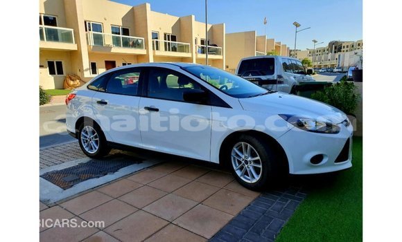 Acheter Import Voiture Ford Focus Blanc à Import - Dubai, Artibonite Acheter Import Voiture Ford Focus Blanc à Import - Dubai, Artibonite