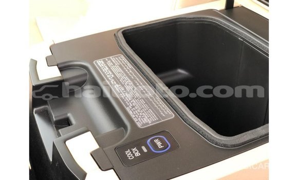 Acheter Import Voiture Toyota Land Cruiser Noir à Import - Dubai, Artibonite Acheter Import Voiture Toyota Land Cruiser Noir à Import - Dubai, Artibonite