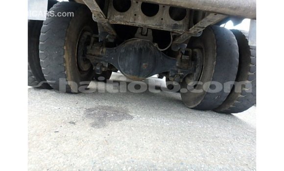 Acheter Import Utilitaire Nissan Evalia Bleu à Import - Dubai, Artibonite Acheter Import Utilitaire Nissan Evalia Bleu à Import - Dubai, Artibonite