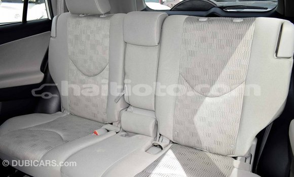 Acheter Import Utilitaire Toyota HiAce Blanc à Import - Dubai, Artibonite Acheter Import Utilitaire Toyota HiAce Blanc à Import - Dubai, Artibonite