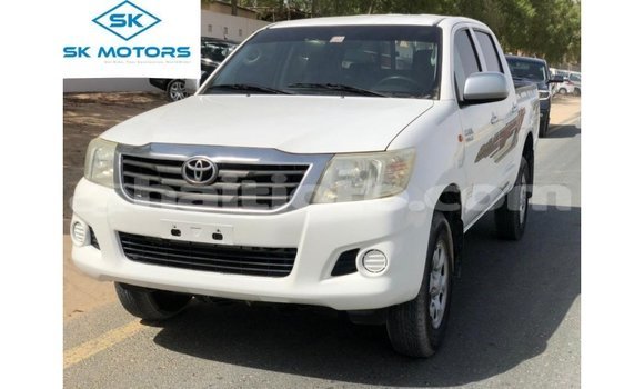 Buy Import Toyota Hilux White Car in Import - Dubai in Artibonite