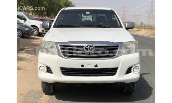Acheter Import Voiture Toyota Hilux Blanc à Import - Dubai, Artibonite Acheter Import Voiture Toyota Hilux Blanc à Import - Dubai, Artibonite