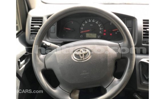 Buy Import Toyota Hiace White Car in Import - Dubai in Artibonite Buy Import Toyota Hiace White Car in Import - Dubai in Artibonite