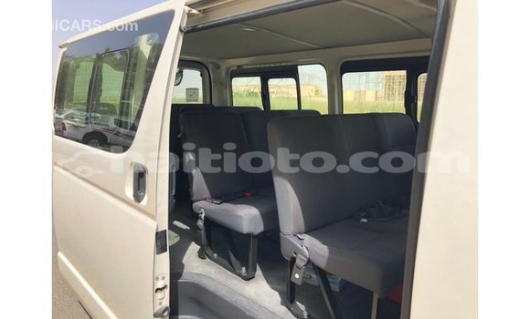 Buy Import Toyota Hiace White Car in Import - Dubai in Artibonite Buy Import Toyota Hiace White Car in Import - Dubai in Artibonite
