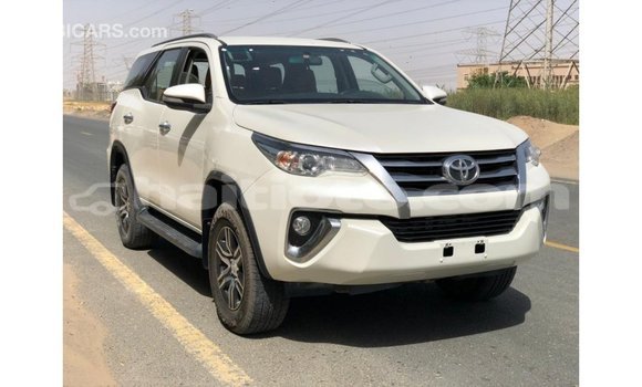 Acheter Import Voiture Toyota Fortuner Blanc à Import - Dubai, Artibonite Acheter Import Voiture Toyota Fortuner Blanc à Import - Dubai, Artibonite