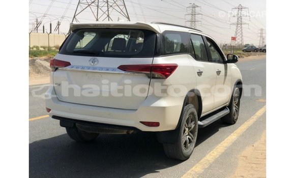 Acheter Import Voiture Toyota Fortuner Blanc à Import - Dubai, Artibonite Acheter Import Voiture Toyota Fortuner Blanc à Import - Dubai, Artibonite