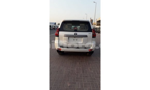Acheter Import Voiture Toyota Prado Blanc à Import - Dubai, Artibonite Acheter Import Voiture Toyota Prado Blanc à Import - Dubai, Artibonite