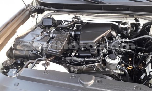 Acheter Import Voiture Toyota Prado Blanc à Import - Dubai, Artibonite Acheter Import Voiture Toyota Prado Blanc à Import - Dubai, Artibonite