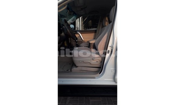 Acheter Import Voiture Toyota Prado Blanc à Import - Dubai, Artibonite Acheter Import Voiture Toyota Prado Blanc à Import - Dubai, Artibonite