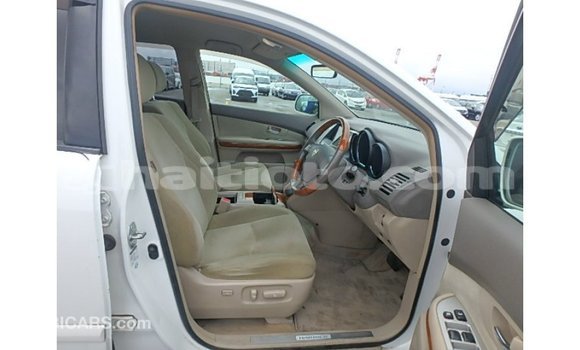 Acheter Import Voiture Toyota Harrier Blanc à Import - Dubai, Artibonite Acheter Import Voiture Toyota Harrier Blanc à Import - Dubai, Artibonite