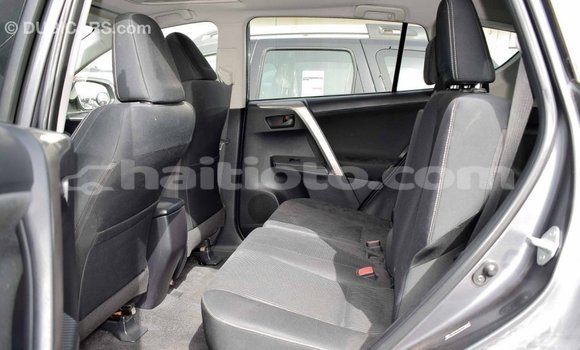 Acheter Import Utilitaire Toyota HiAce Autre à Import - Dubai, Artibonite Acheter Import Utilitaire Toyota HiAce Autre à Import - Dubai, Artibonite