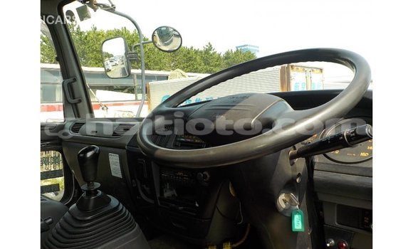 Acheter Import Voiture Isuzu Rodeo Blanc à Import - Dubai, Artibonite Acheter Import Voiture Isuzu Rodeo Blanc à Import - Dubai, Artibonite