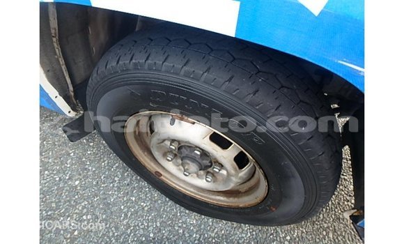 Acheter Import Voiture Nissan Caravan Blanc à Import - Dubai, Artibonite Acheter Import Voiture Nissan Caravan Blanc à Import - Dubai, Artibonite