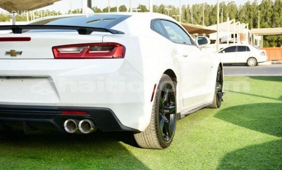 Acheter Import Voiture Chevrolet Camaro Blanc à Import - Dubai, Artibonite Acheter Import Voiture Chevrolet Camaro Blanc à Import - Dubai, Artibonite