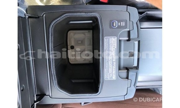 Acheter Import Voiture Toyota Land Cruiser Noir à Import - Dubai, Artibonite Acheter Import Voiture Toyota Land Cruiser Noir à Import - Dubai, Artibonite