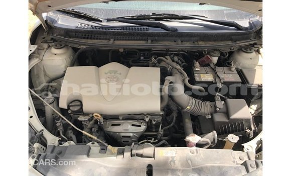 Acheter Import Voiture Toyota Yaris Blanc à Import - Dubai, Artibonite Acheter Import Voiture Toyota Yaris Blanc à Import - Dubai, Artibonite