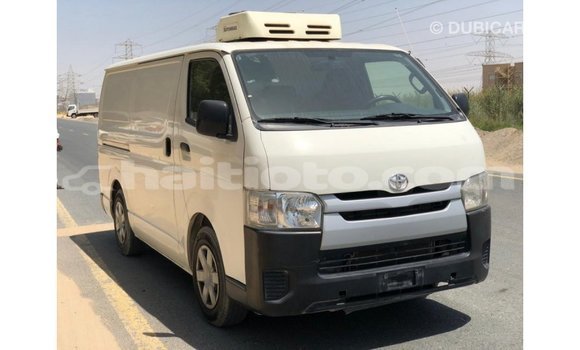 Acheter Import Voiture Toyota Hiace Blanc à Import - Dubai, Artibonite Acheter Import Voiture Toyota Hiace Blanc à Import - Dubai, Artibonite