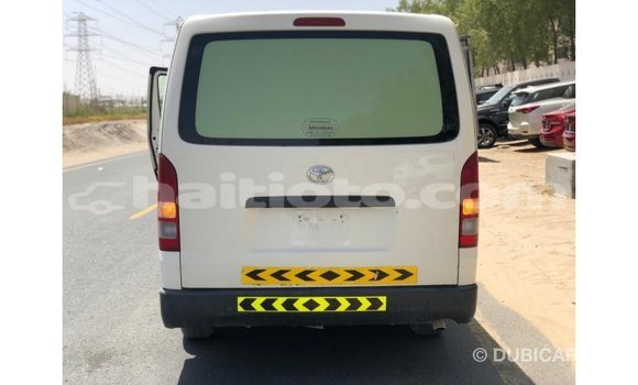 Acheter Import Voiture Toyota Hiace Blanc à Import - Dubai, Artibonite Acheter Import Voiture Toyota Hiace Blanc à Import - Dubai, Artibonite