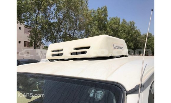 Acheter Import Voiture Toyota Hiace Blanc à Import - Dubai, Artibonite Acheter Import Voiture Toyota Hiace Blanc à Import - Dubai, Artibonite