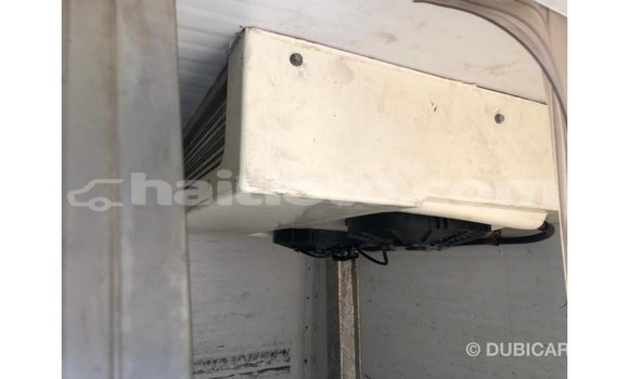 Acheter Import Voiture Toyota Hiace Blanc à Import - Dubai, Artibonite Acheter Import Voiture Toyota Hiace Blanc à Import - Dubai, Artibonite