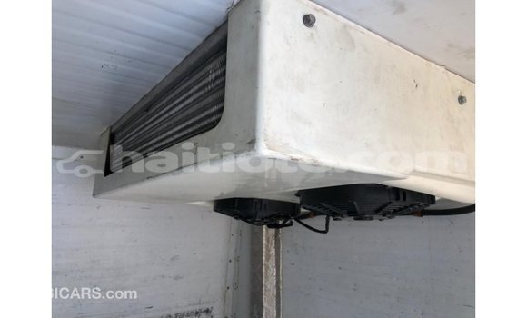 Acheter Import Voiture Toyota Hiace Blanc à Import - Dubai, Artibonite Acheter Import Voiture Toyota Hiace Blanc à Import - Dubai, Artibonite