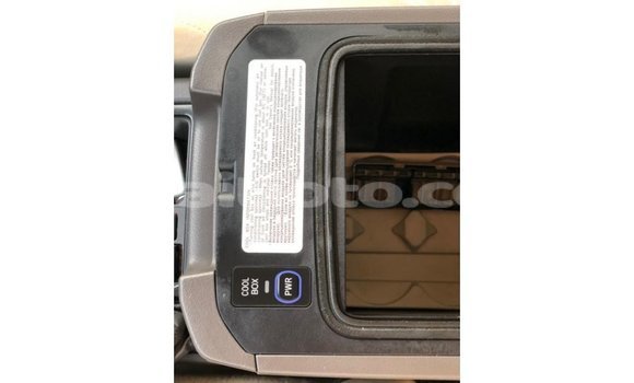 Buy Import Toyota Prado White Car in Import - Dubai in Artibonite Buy Import Toyota Prado White Car in Import - Dubai in Artibonite