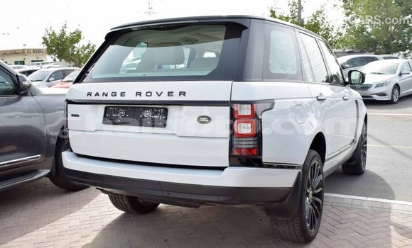 Acheter Import Voiture Land Rover Range Rover Blanc à Import - Dubai, Artibonite Acheter Import Voiture Land Rover Range Rover Blanc à Import - Dubai, Artibonite